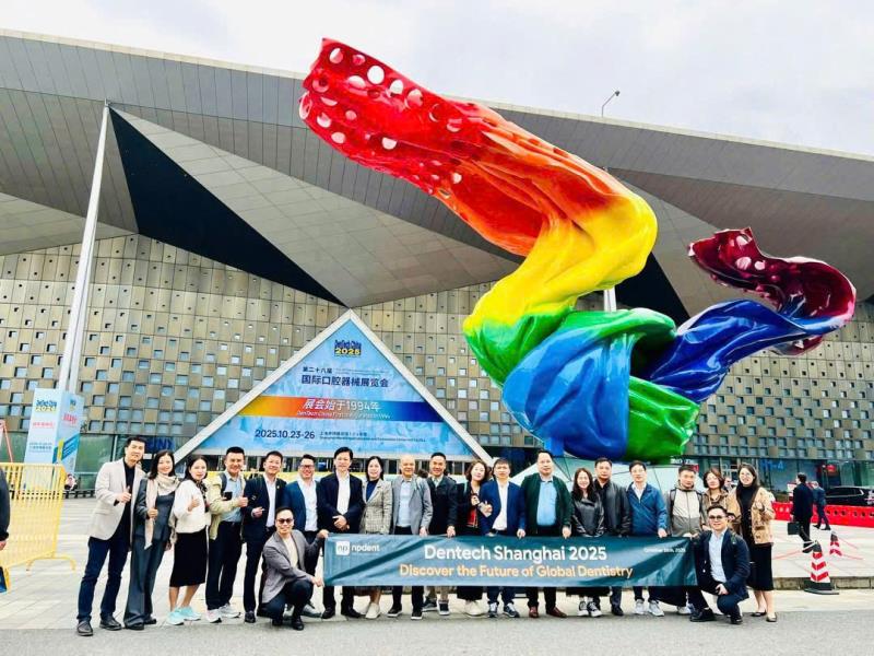 ✈️ TS.BS Vũ Anh Dũng Tham Dự Hội Nghị Khoa Học & Triển Lãm Nha Khoa Quốc Tế Thượng Hải 2025